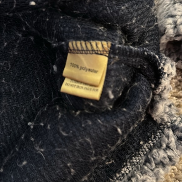 True Grit Juniors Sherpa Pullover. Youth frosty tip. Retails for $125. - Picture 4 of 4